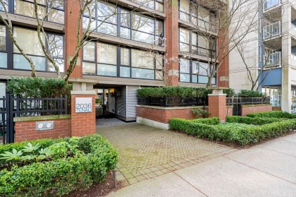 Photo 1 at 502 - 2036 W 10th Avenue, Kitsilano, Vancouver West