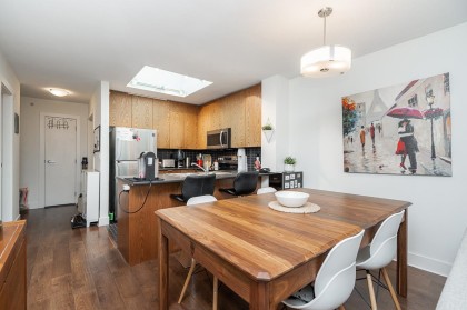 Photo 9 at 502 - 2036 W 10th Avenue, Kitsilano, Vancouver West