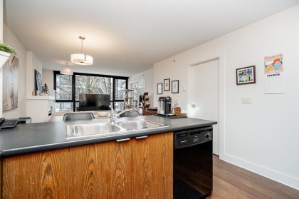 Photo 8 at 502 - 2036 W 10th Avenue, Kitsilano, Vancouver West