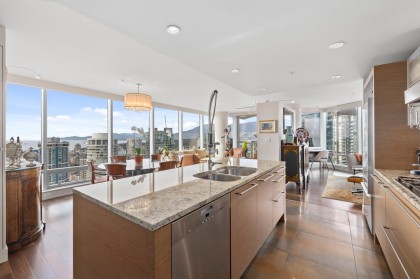 Photo 11 at 3302 - 1111 Alberni Street, West End VW, Vancouver West