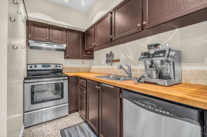 Photo 6 at 11 - 877 W 7th Avenue, Fairview VW, Vancouver West