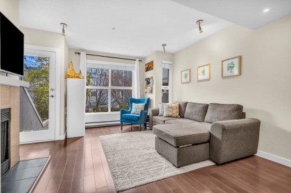 Photo 3 at 11 - 877 W 7th Avenue, Fairview VW, Vancouver West