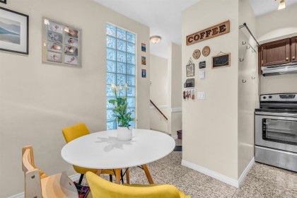 Photo 10 at 11 - 877 W 7th Avenue, Fairview VW, Vancouver West