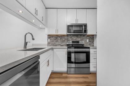 Photo 9 at 101 - 735 W 15 Avenue, Fairview VW, Vancouver West