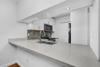 Photo 11 at 101 - 735 W 15 Avenue, Fairview VW, Vancouver West