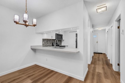 Photo 4 at 101 - 735 W 15 Avenue, Fairview VW, Vancouver West