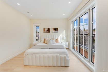 Photo 13 at 2 - 4503 W 15th Avenue, Point Grey, Vancouver West