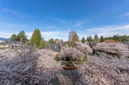 Photo 17 at 2 - 4503 W 15th Avenue, Point Grey, Vancouver West