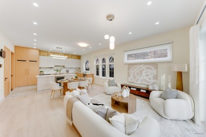 Photo 9 at 2 - 4503 W 15th Avenue, Point Grey, Vancouver West