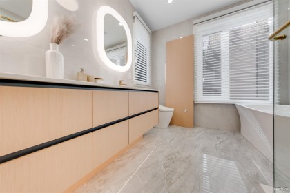 Photo 15 at 2 - 4503 W 15th Avenue, Point Grey, Vancouver West