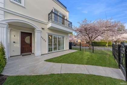 Photo 4 at 2 - 4503 W 15th Avenue, Point Grey, Vancouver West