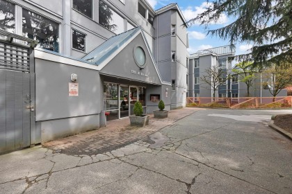 Photo 2 at 8 - 1355 W 4th Avenue, False Creek, Vancouver West