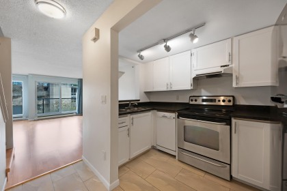 Photo 6 at 8 - 1355 W 4th Avenue, False Creek, Vancouver West
