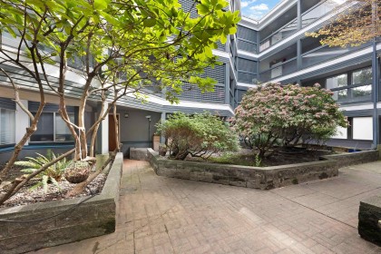 Photo 1 at 8 - 1355 W 4th Avenue, False Creek, Vancouver West