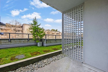 Photo 15 at 8 - 1355 W 4th Avenue, False Creek, Vancouver West