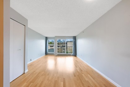 Photo 4 at 8 - 1355 W 4th Avenue, False Creek, Vancouver West
