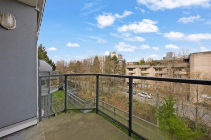 Photo 8 at 8 - 1355 W 4th Avenue, False Creek, Vancouver West