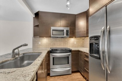 Photo 11 at 307 - 876 W 16th Avenue, Cambie, Vancouver West