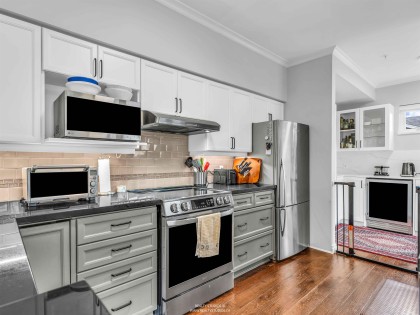 Photo 9 at 4 - 2315 W 10th Avenue, Kitsilano, Vancouver West