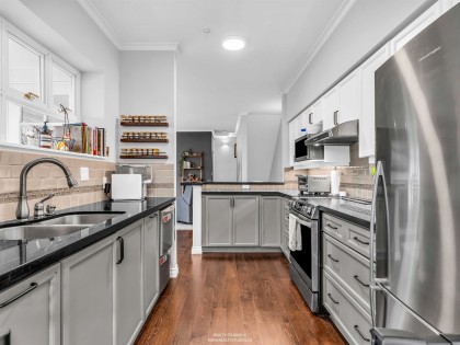 Photo 10 at 4 - 2315 W 10th Avenue, Kitsilano, Vancouver West