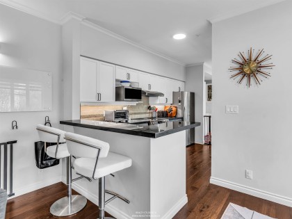 Photo 8 at 4 - 2315 W 10th Avenue, Kitsilano, Vancouver West