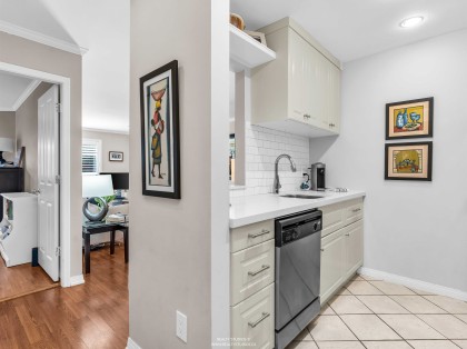 Photo 15 at 109 - 555 W 14th Avenue, Fairview VW, Vancouver West