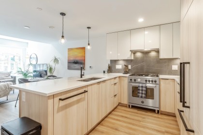 Photo 1 at 6 - 237 Ridgeway Avenue, Lower Lonsdale, North Vancouver