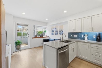 Photo 6 at 10 - 2118 Eastern Avenue, Central Lonsdale, North Vancouver