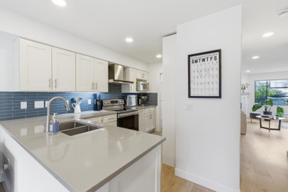 Photo 3 at 10 - 2118 Eastern Avenue, Central Lonsdale, North Vancouver