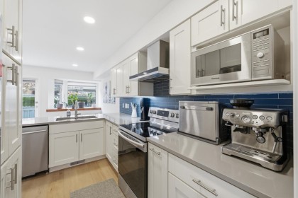 Photo 4 at 10 - 2118 Eastern Avenue, Central Lonsdale, North Vancouver