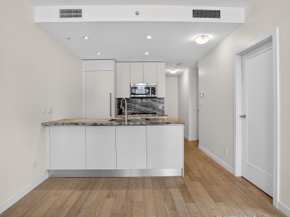 Photo 9 at 301 - 2565 Maple Street, Kitsilano, Vancouver West