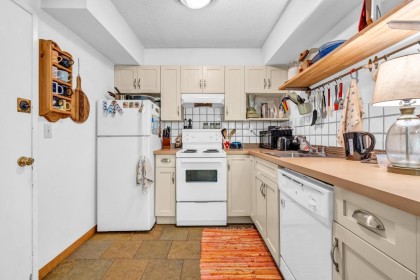 Photo 12 at 2575 W 3rd Avenue, Kitsilano, Vancouver West