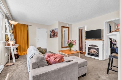 Photo 4 at 2575 W 3rd Avenue, Kitsilano, Vancouver West