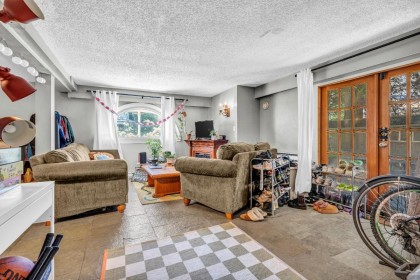 Photo 4 at 2575 W 3rd Avenue, Kitsilano, Vancouver West
