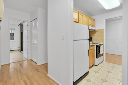 Photo 15 at 106 - 1066 W 13th Avenue, Fairview VW, Vancouver West