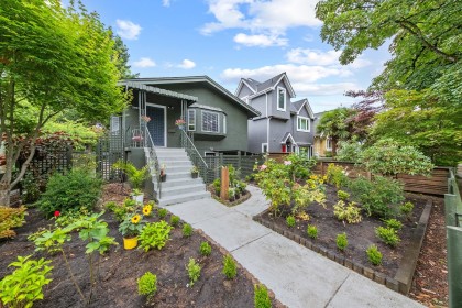 Photo 2 at 3099 W 6th Avenue, Kitsilano, Vancouver West