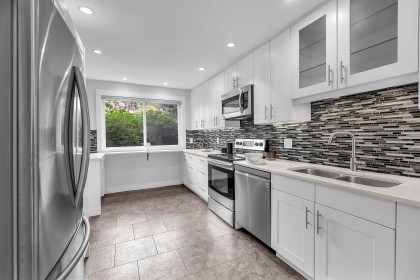 Photo 5 at 802 - 555 W 28th Street, Upper Lonsdale, North Vancouver