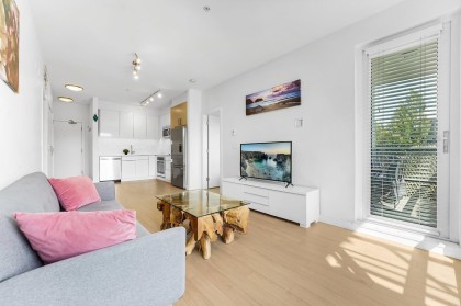 Photo 1 at 211 - 1621 Hamilton Avenue, Mosquito Creek, North Vancouver