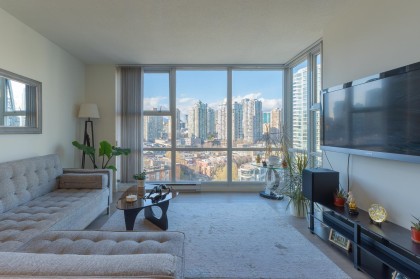 Photo 2 at 1605 - 193 Aquarius Mews, Yaletown, Vancouver West