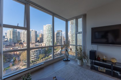 Photo 7 at 1605 - 193 Aquarius Mews, Yaletown, Vancouver West