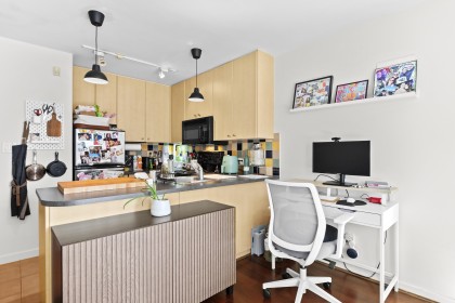 Photo 8 at 1105 - 819 Hamilton Street, Downtown VW, Vancouver West