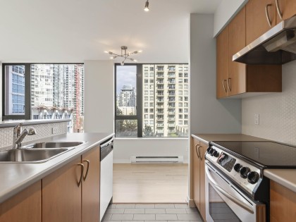 Photo 7 at 701 - 1295 Richards Street, Downtown VW, Vancouver West