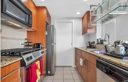 Photo 13 at 201 - 550 Pacific Street, Yaletown, Vancouver West