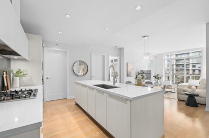 Photo 2 at 302 - 1625 Manitoba Street, False Creek, Vancouver West