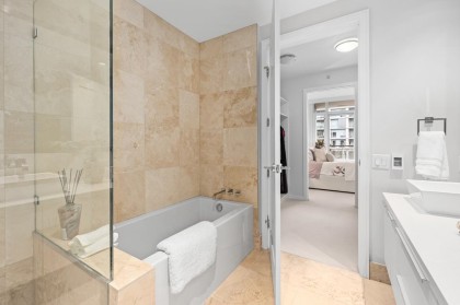 Photo 17 at 302 - 1625 Manitoba Street, False Creek, Vancouver West