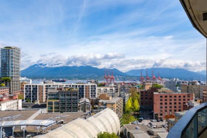 Photo 2 at 1703 - 63 Keefer Place, Downtown VW, Vancouver West