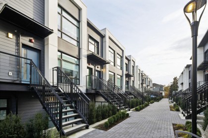 Photo 2 at 225 - 1010 W 47th Avenue, South Granville, Vancouver West