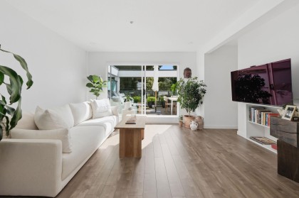 Photo 2 at 9 - 2880 W 4th Avenue, Kitsilano, Vancouver West