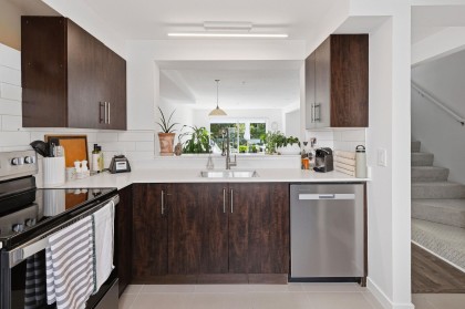 Photo 6 at 9 - 2880 W 4th Avenue, Kitsilano, Vancouver West