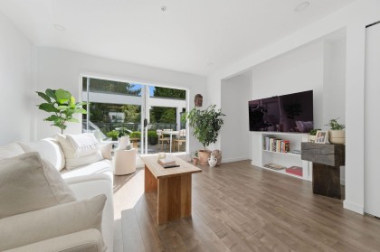 Photo 3 at 9 - 2880 W 4th Avenue, Kitsilano, Vancouver West